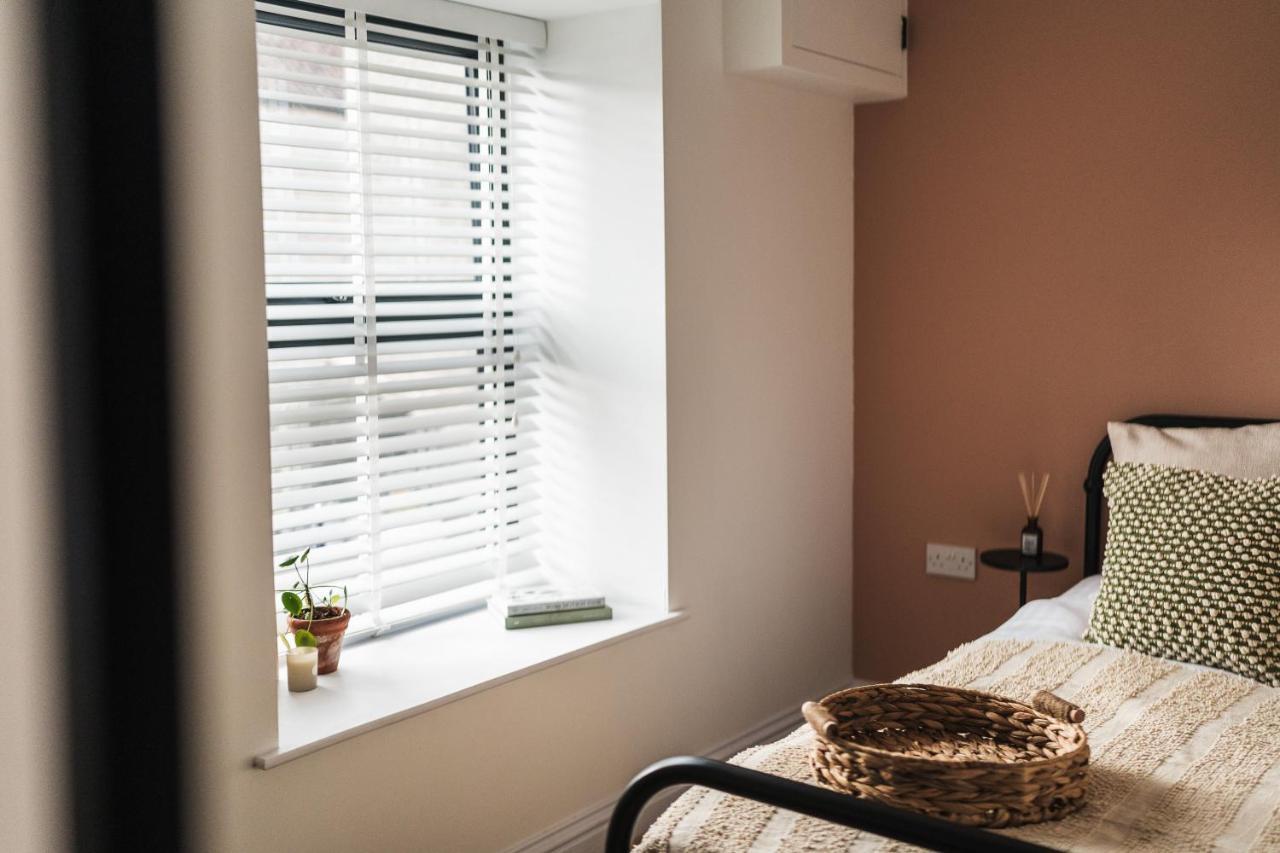 Wych Cottage, Striking 2 Bed, Parking, Ground Floor Flat - Step Free Сомертон Екстер'єр фото
